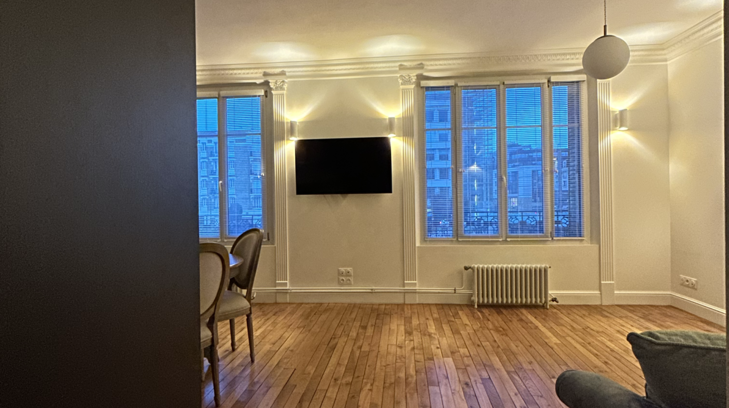 Rénovation parquet et peinture murs moulures Nice centre